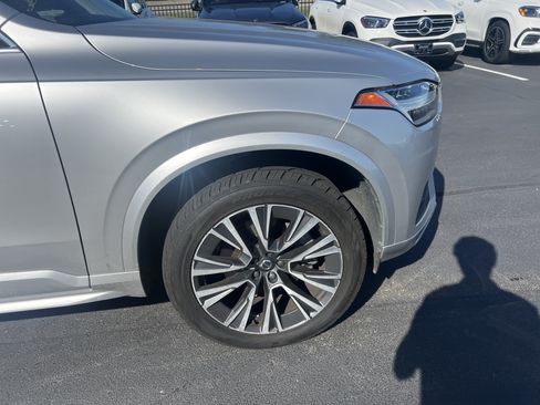 Used 2022 Volvo XC90 T5 Momentum w/ Climate Package FWD image 13
