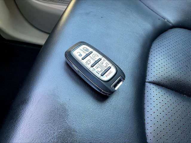 Used 2024 Chrysler Pacifica Touring-L FWD image 36