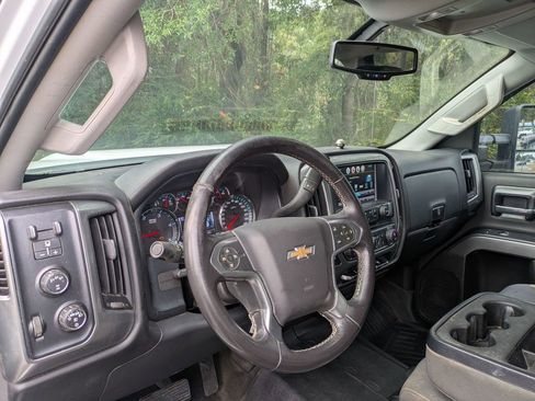 Used 2017 Chevrolet Silverado 2500 LT w/ LT Convenience Package image 13