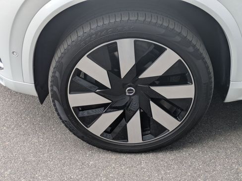 Used 2023 Volvo XC90 T8 Ultimate w/ Protection Package Premier AWD/4WD image 11