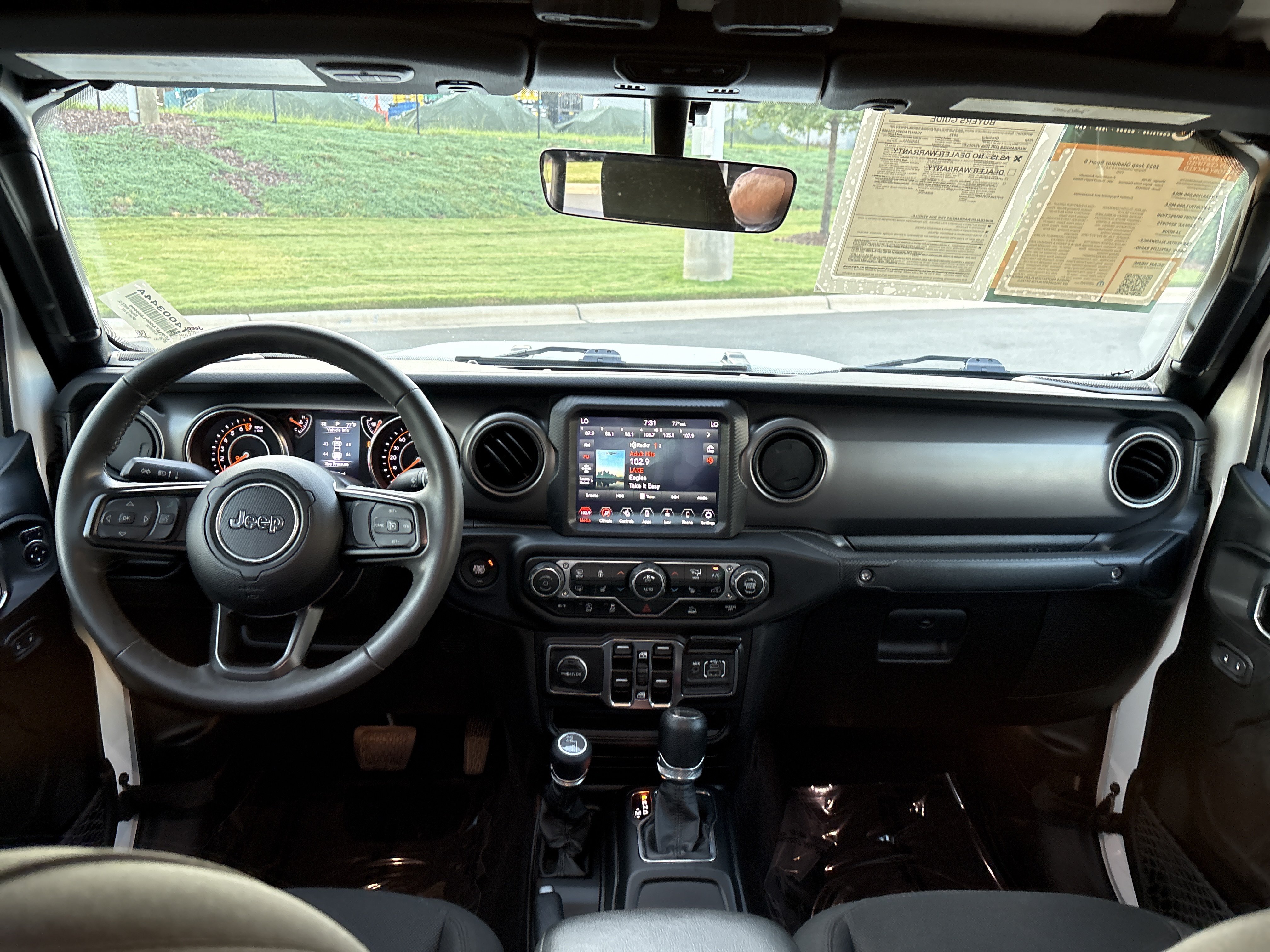 Used 2023 Jeep Gladiator Sport AWD/4WD image 20