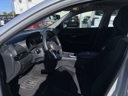 Used 2023 Nissan Sentra SV image 17