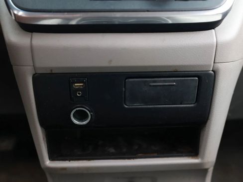 Used 2015 Toyota Sienna LE image 38