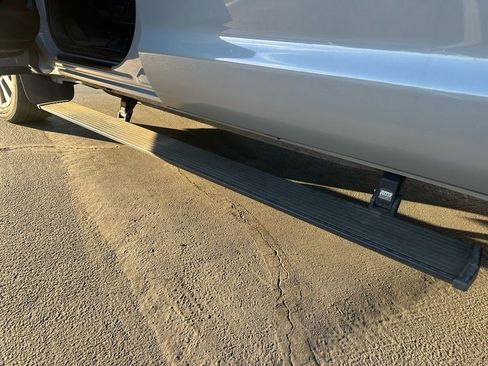 Used 2019 Toyota Tundra Limited w/ Limited Premium Package image 9