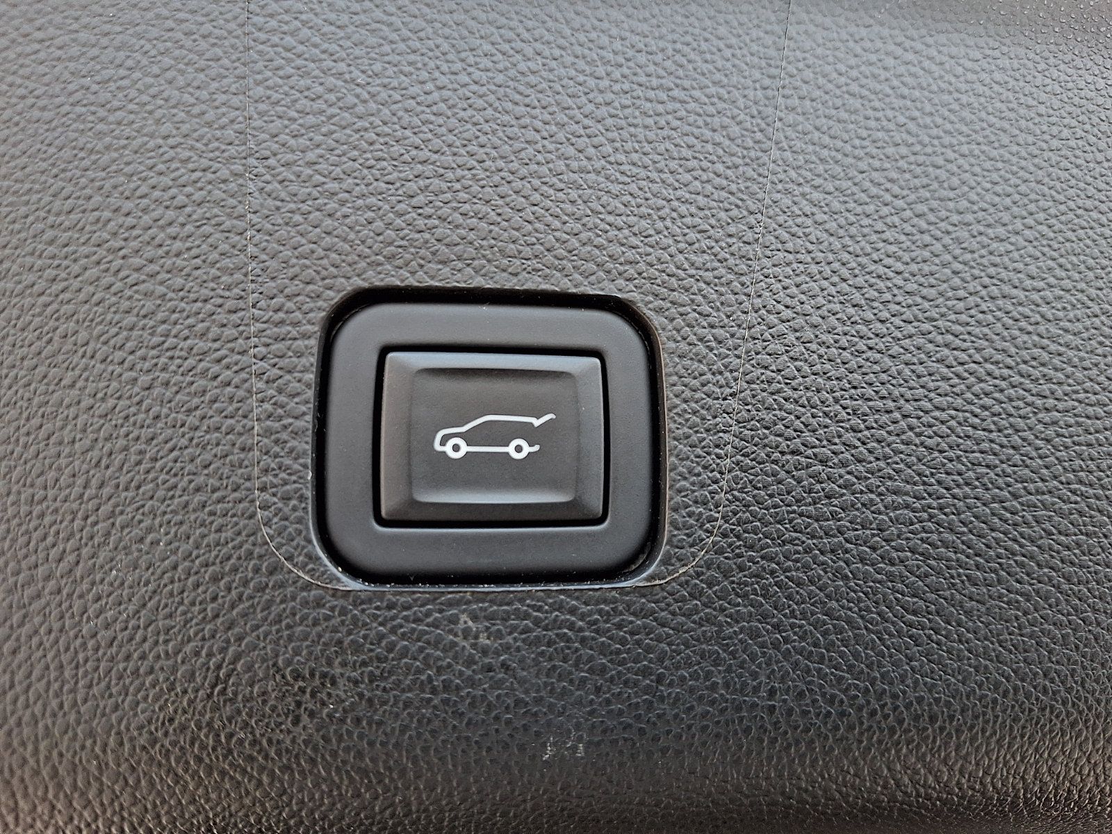 Certified 2023 Chevrolet Traverse LT AWD/4WD image 31