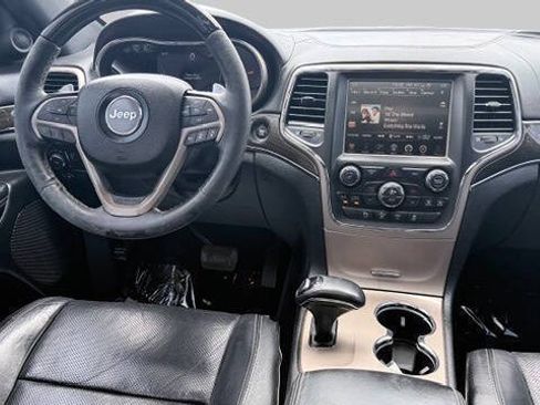 Used 2015 Jeep Grand Cherokee Overland w/ Advanced Technology Group AWD/4WD image 12