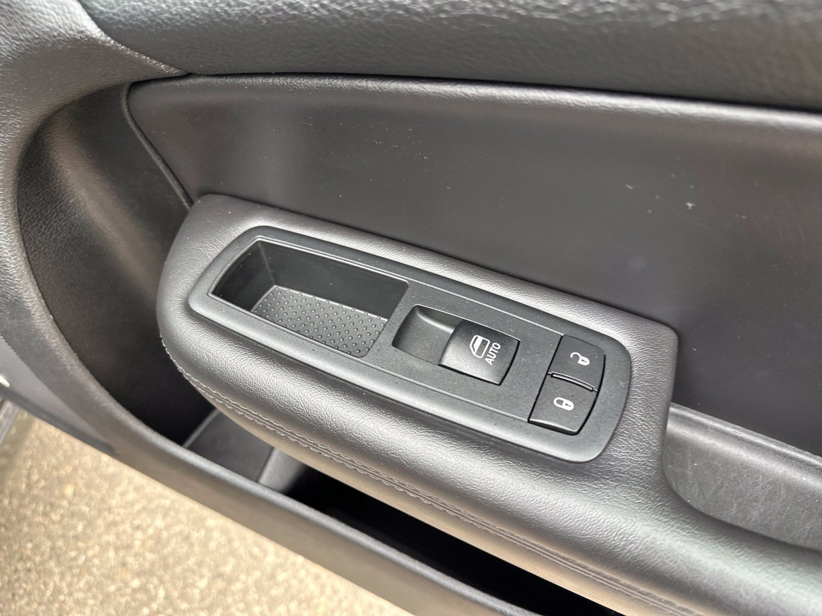 Used 2015 Chrysler 200 C w/ Navigation & Sound Group I AWD/4WD image 30