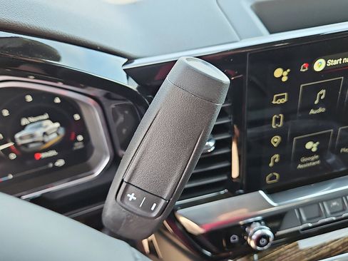 New 2026 GMC Sierra 1500 Elevation image 17