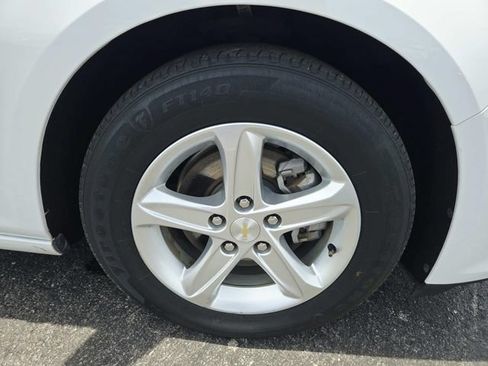 Used 2023 Chevrolet Malibu LS FWD image 13