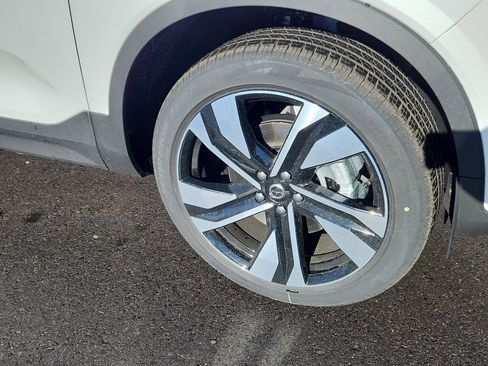 New 2026 Volvo XC40 B5 Ultra w/ Climate Package image 7