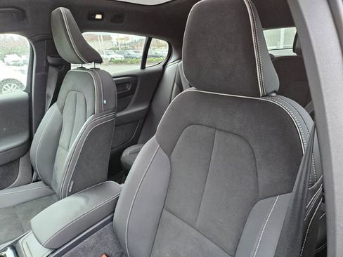 Certified 2023 Volvo C40 P8 Recharge Ultimate w/ Protection Package Premier image 14