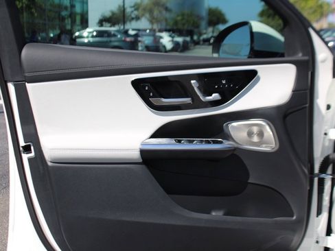 Certified 2025 Mercedes-Benz GLC 350e 4MATIC image 10