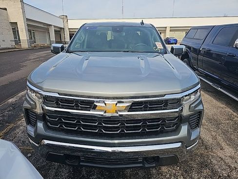Used 2025 Chevrolet Silverado 1500 LT image 2