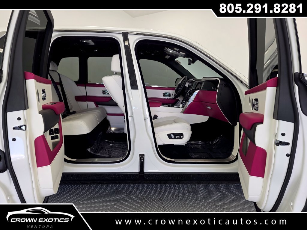 Used 2026 Rolls-Royce Cullinan AWD/4WD image 23