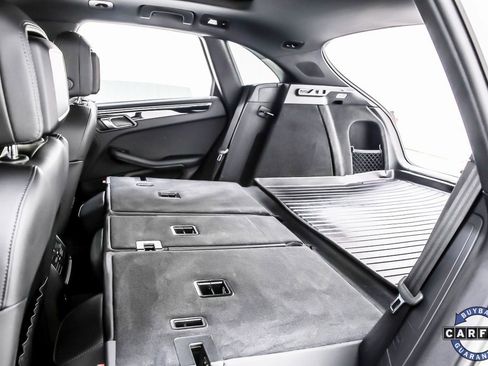 Used 2021 Porsche Macan S w/ Premium Package image 37