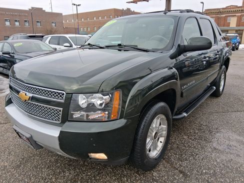 Used 2013 Chevrolet Avalanche LT w/ Suspension Package, Off-Road image 11