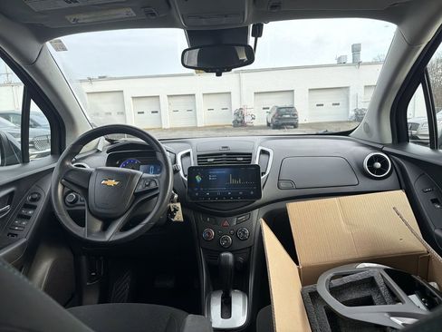 Used 2015 Chevrolet Trax LS image 18