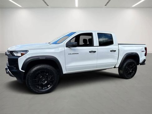 Used 2023 Chevrolet Colorado Trail Boss w/ LPO, Dark Essentials Package image 2