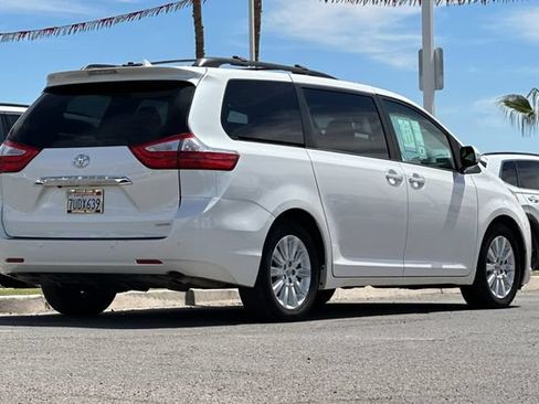 Used 2016 Toyota Sienna Limited FWD image 7