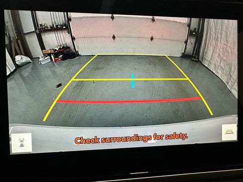 Used 2025 Toyota Camry SE image 38