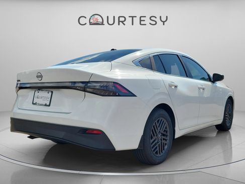New 2026 Nissan Sentra SV w/ Floor Mat Package FWD image 5