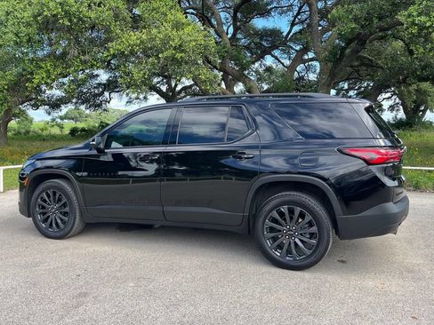 Used 2022 Chevrolet Traverse RS FWD image 7
