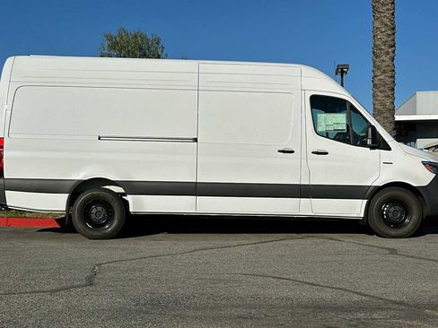 New 2024 Mercedes-Benz eSprinter 170 Cargo image 26