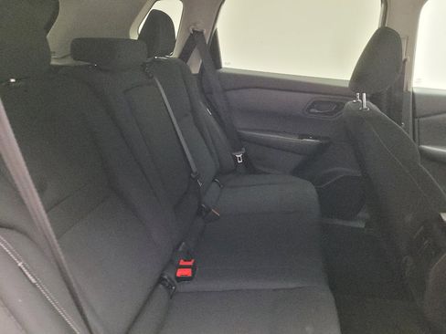 Used 2024 Nissan Rogue S FWD image 19