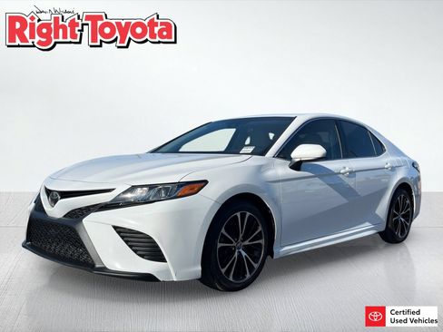 Certified 2018 Toyota Camry SE w/ Protection Package (Q2) FWD image 1