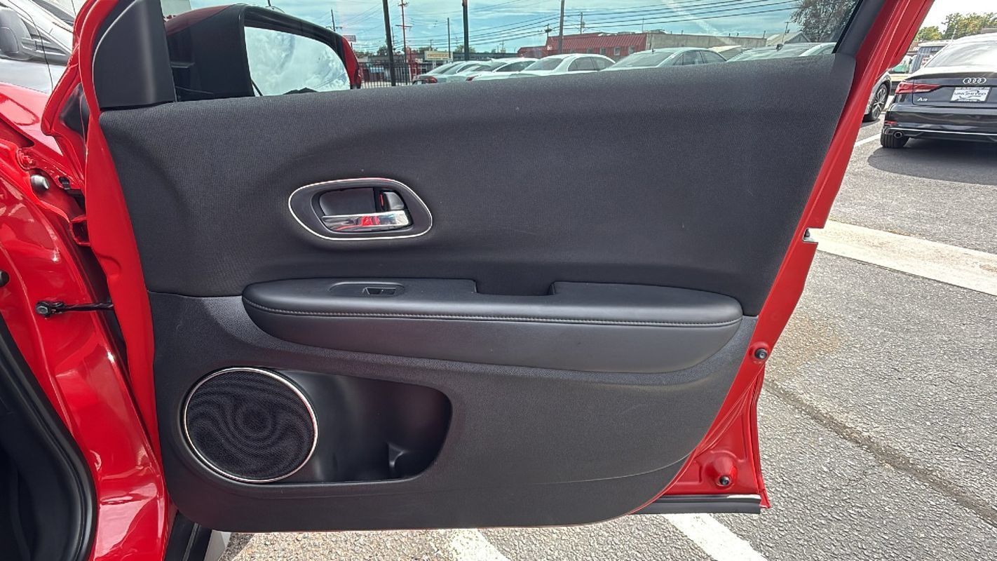 Used 2017 Honda HR-V EX image 17