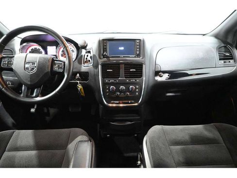 Used 2019 Dodge Grand Caravan SE FWD image 21