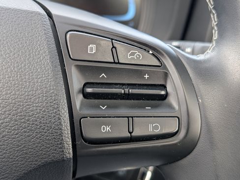 Used 2023 Hyundai Venue SEL w/ Cargo Package image 22