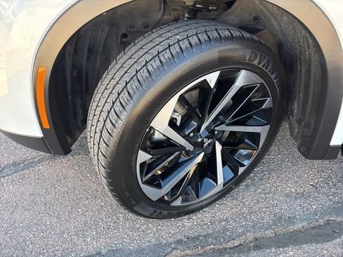 Used 2024 Mitsubishi Outlander SE Black Edition image 15