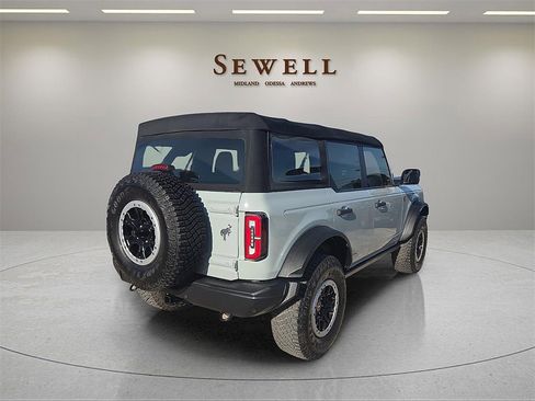 Used 2022 Ford Bronco Badlands w/ Sasquatch Package image 4