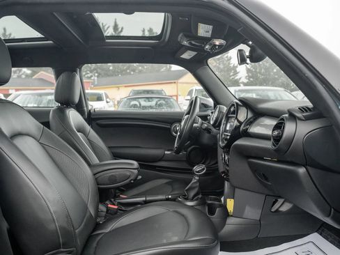 Used 2019 MINI Cooper 2-Door Hardtop image 10