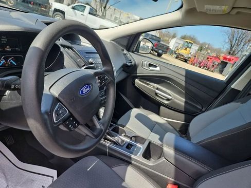 Used 2018 Ford Escape SE w/ Ford Safe & Smart Package FWD image 18