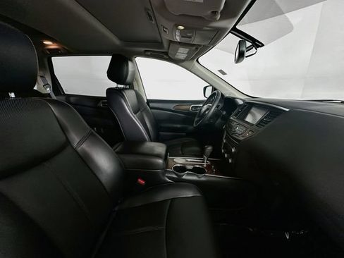 Used 2018 Nissan Pathfinder Platinum FWD image 30
