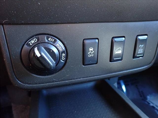 Used 2012 Nissan Xterra PRO-4X AWD/4WD image 18