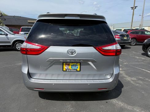 Used 2016 Toyota Sienna XLE w/ XLE Navigation Package FWD image 89