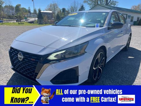 Used 2024 Nissan Altima 2.5 SR FWD image 2