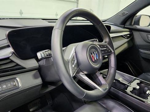 Used 2025 Buick Enclave Preferred image 11