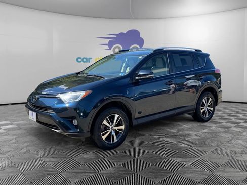 Used 2018 Toyota RAV4 XLE AWD/4WD image 1