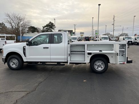 New 2026 Ford F250 XL w/ XL Chrome Package image 10
