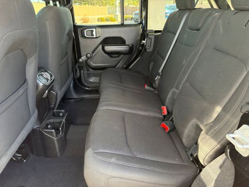 Used 2020 Jeep Wrangler Unlimited Sport image 19