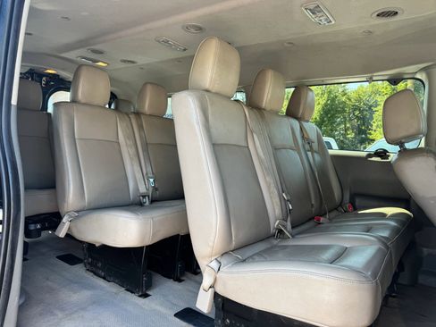 Used 2020 Nissan NV 3500 SL image 14