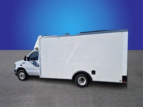 Used 2022 Ford E-350 and Econoline 350 Super Duty w/ Power Windows & Locks Group image 6