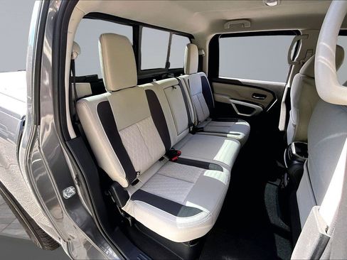Used 2024 Nissan Titan SV w/ SV Convenience Package RWD image 28