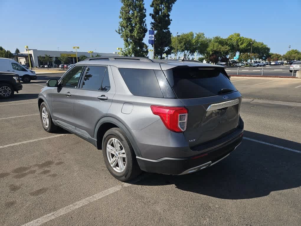 Used 2022 Ford Explorer XLT w/ Equipment Group 202A RWD image 5
