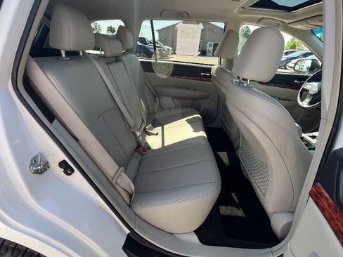 Used 2012 Subaru Outback 3.6R Limited AWD/4WD image 17