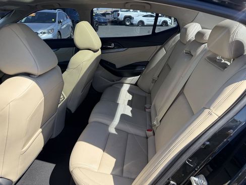 Used 2017 Nissan Maxima 3.5 SL FWD image 13
